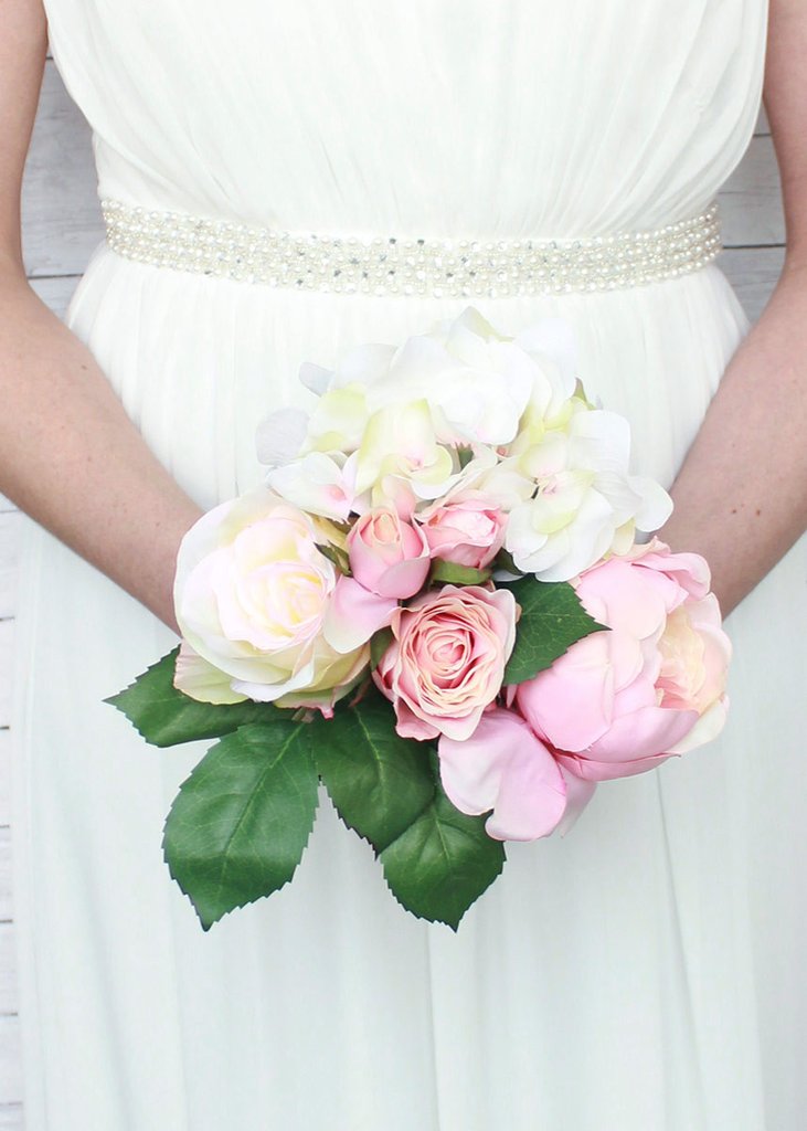 عکس دسته گل عروس سفید صورتی