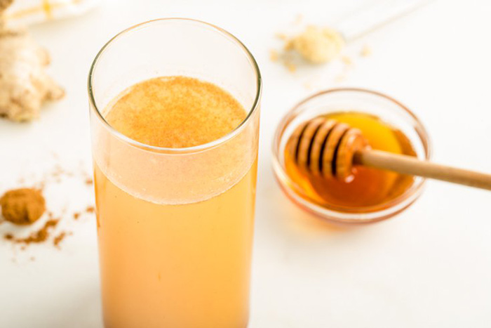 نوشیدنی سم زدا : عسل طبیعی را اضافه کنید