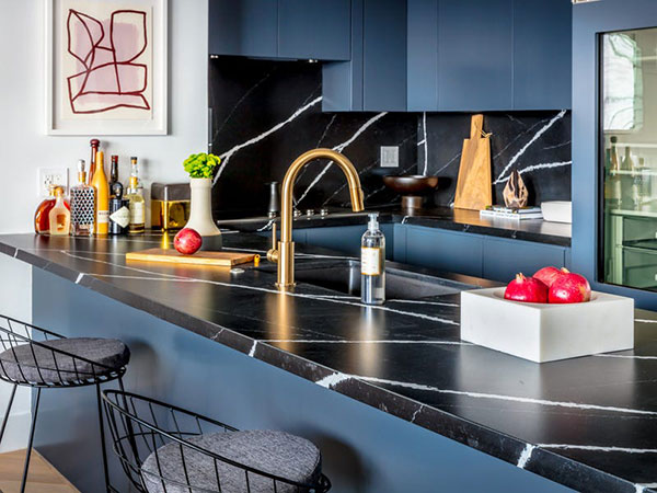 دکوراسیون آشپزخانه به رنگ آبی کلاسیک