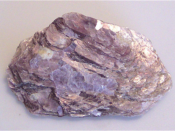 خواص سنگ لپیدولیت چیست؟
