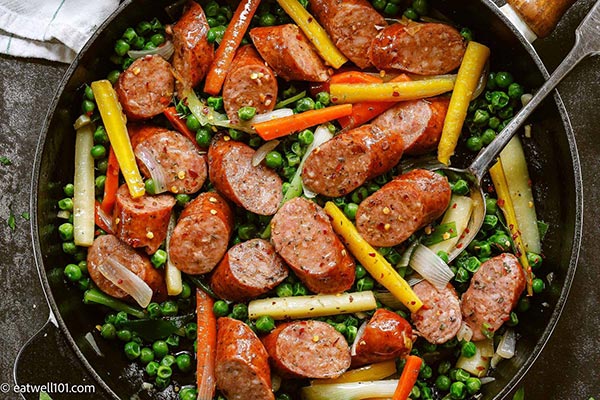 طرز تهیه غذای کم کربوهیدرات با سوسیس و سبزیجات